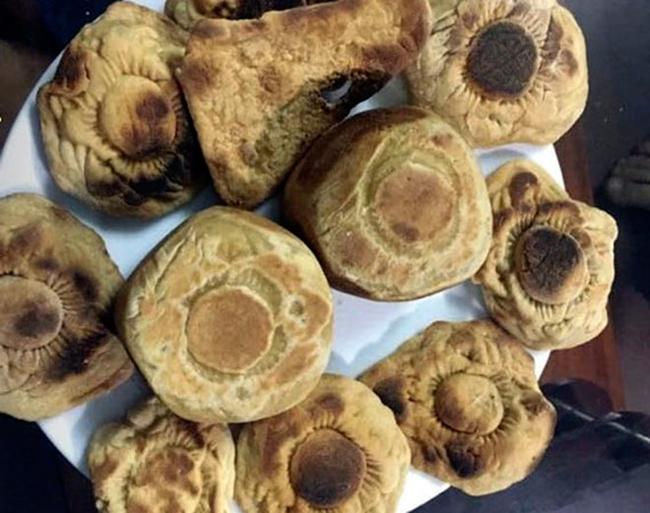 Cười ra nước mắt với những chiếc bánh Trung thu phiên bản lỗi-4