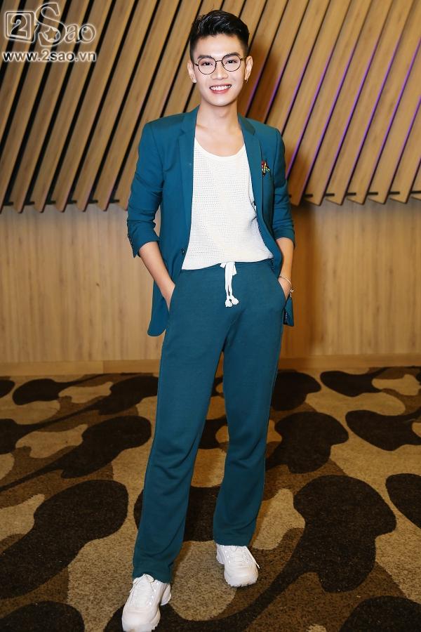 Đào Bá Lộc bị truyền thông bao vây sau bài báo công khai người tình đồng tính-6