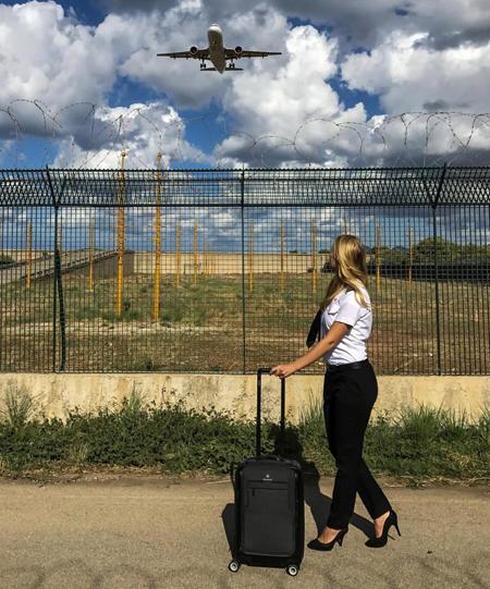 Cô gái Hà Lan thỏa mãn ước mơ chu du khi làm phi công-7