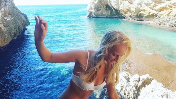 Cô gái Hà Lan thỏa mãn ước mơ chu du khi làm phi công-10