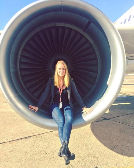 Cô gái Hà Lan thỏa mãn ước mơ chu du khi làm phi công-12
