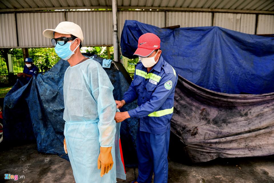 Cảnh tiêu hủy gần 3.800 con heo bị tiêm thuốc an thần-2