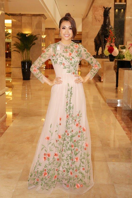 Dàn cựu huấn luyện viên The Face chễm chệ top đầu danh sách sao mặc đẹp nhất tuần này-6