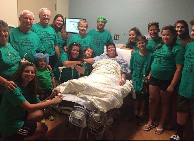 Thương mẹ bệnh nặng, 2 em nhỏ lên mạng quay video xin thận và điều kỳ diệu xuất hiện-4