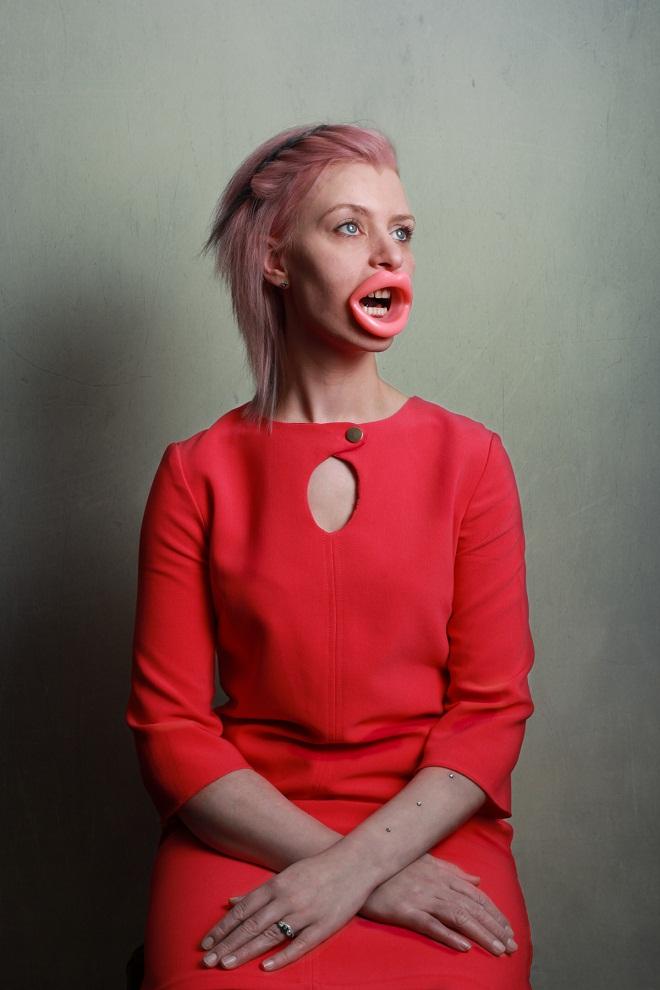 Những dụng cụ làm đẹp quái dị: bí quyết để có vẻ đẹp chuẩn mực?-3