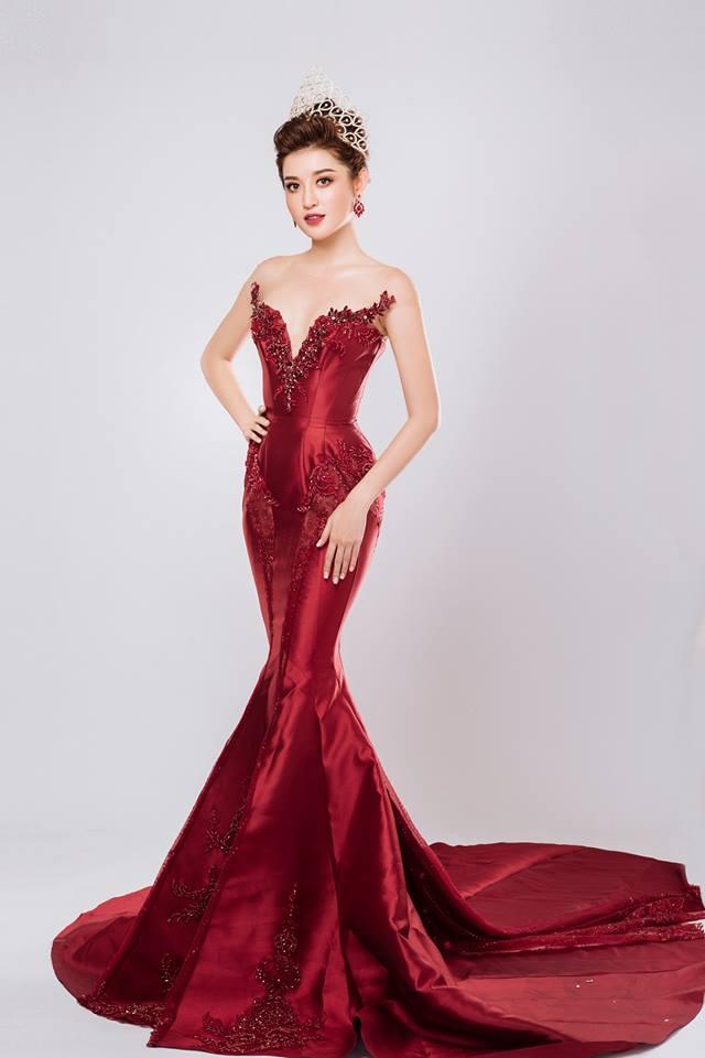 Trước khi gia nhập sàn đấu nhan sắc quốc tế, người đẹp Việt đồng loạt đọ trình catwalk-2