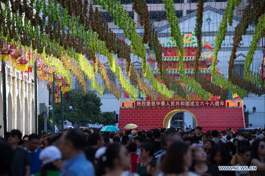 Rừng người ở các điểm du lịch Trung Quốc trong kỳ nghỉ 8 ngày-11