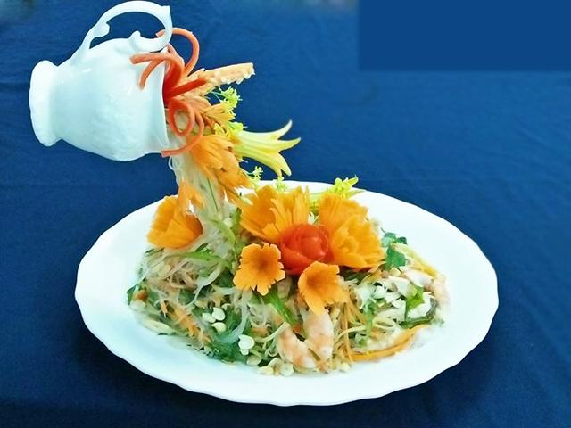 Mẹ đảm khoe mâm cỗ cúng, ai cũng hâm mộ món nộm bay tuôn như nước đổ-5