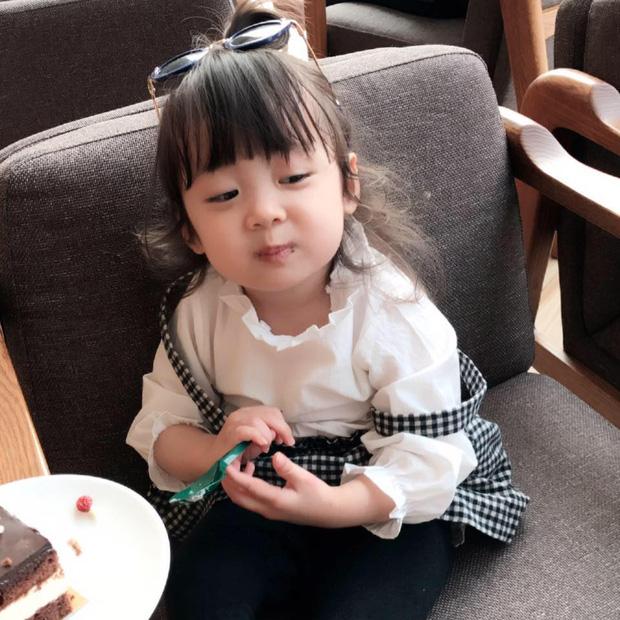 Clip: Đồng minh có khác, bố uống rượu còn con gái ra sức bao che siêu đáng yêu-3