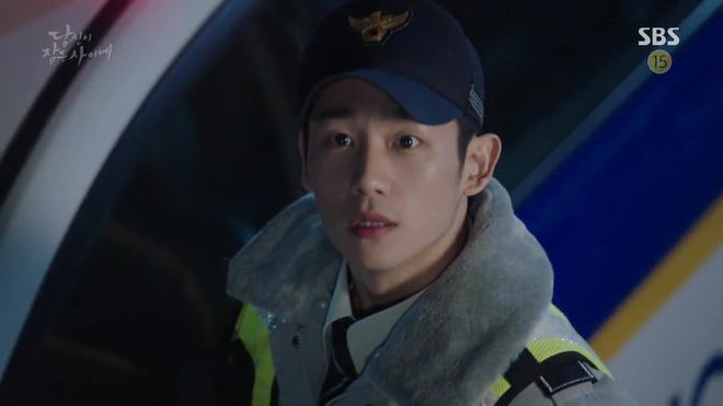 Hấp dẫn là vậy, Khi nàng say giấc vẫn có những điểm khiến khán giả phát rồ-5