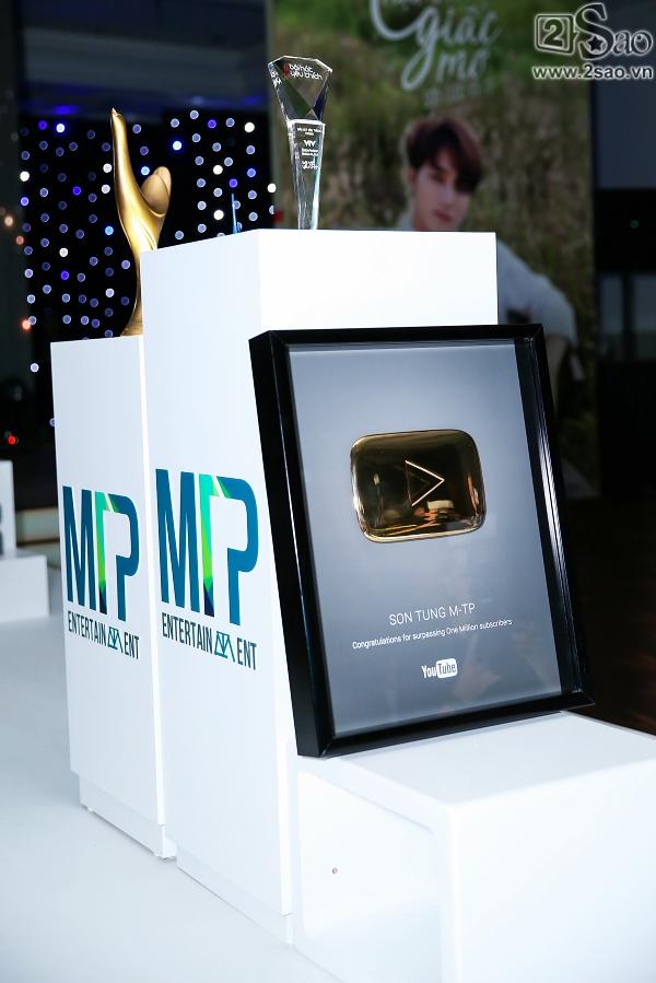 Sơn Tùng giải thích vì sao không đưa chuyện tình cảm vào trong tự truyện-5