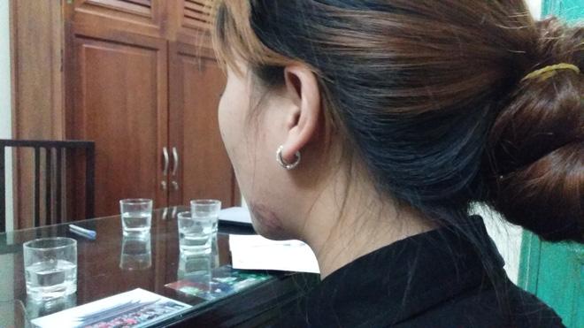 Vụ cô gái bị lột áo trên phố Hàng Mã: Tôi ân hận vì để xảy ra xô xát-1