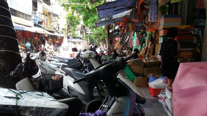 Vụ cô gái bị lột áo trên phố Hàng Mã: Tôi ân hận vì để xảy ra xô xát-2