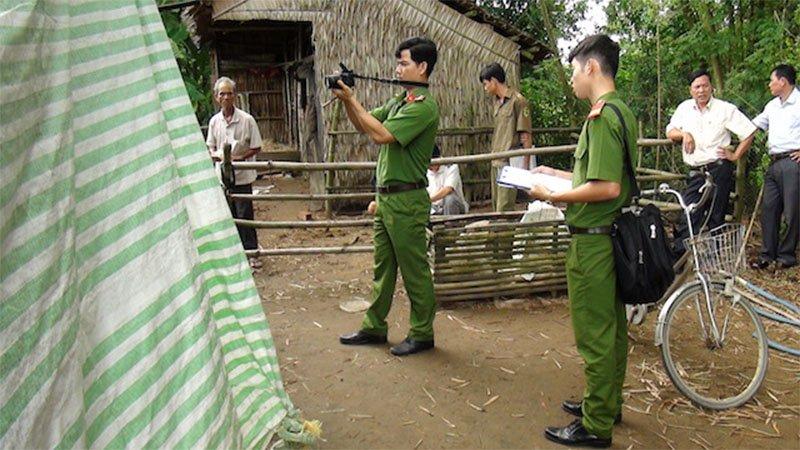 Cháu gái lạnh lùng nhìn người tình sát hại bà ngoại để cướp tài sản-1