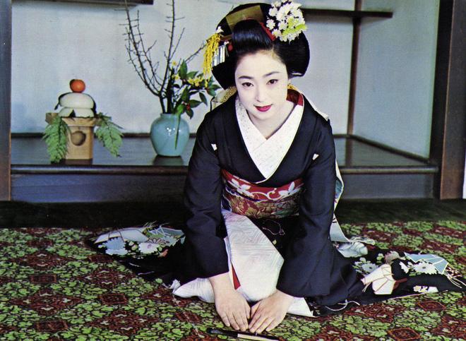 Cuộc đời ly kỳ của Geisha chín ngón nổi tiếng nhất Nhật Bản: Trẻ đa tình hàng nghìn người khao khát, cuối đời đi tu-4