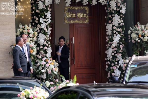 Chú rể Trung Tín xuất hiện chuẩn bị lên đường qua rước dâu-2