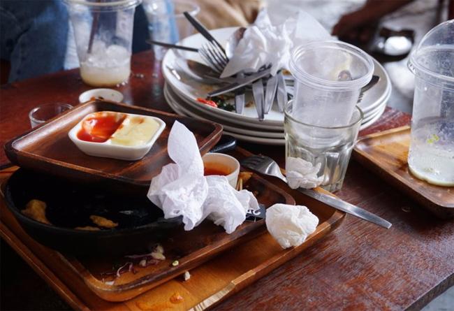 10 hành xử của thực khách khiến bồi bàn rất khó chịu-2