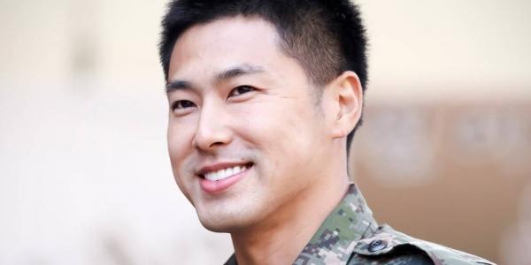 Đây là phản ứng của Yunho (TVXQ) khi vô tình thấy fan so sánh… EXO và BTS-2