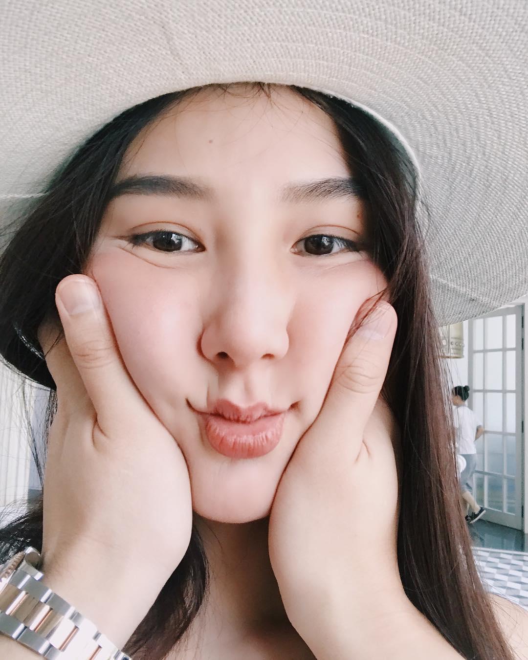 Tin sao Việt 6/10: Diễm My 9X đang tận hưởng kỳ nghỉ bên bạn trai mới?-1