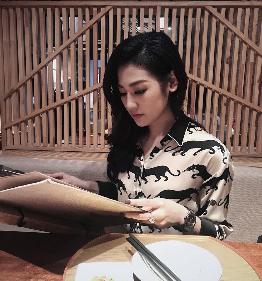 Tin sao Việt 6/10: Diễm My 9X đang tận hưởng kỳ nghỉ bên bạn trai mới?-9