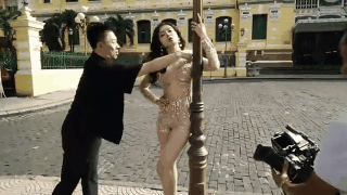 Chỉ đóng vai phụ, người đàn ông này pose dáng khiến cả Huyền My lẫn dàn thí sinh Miss Grand International phải ngả nón-4