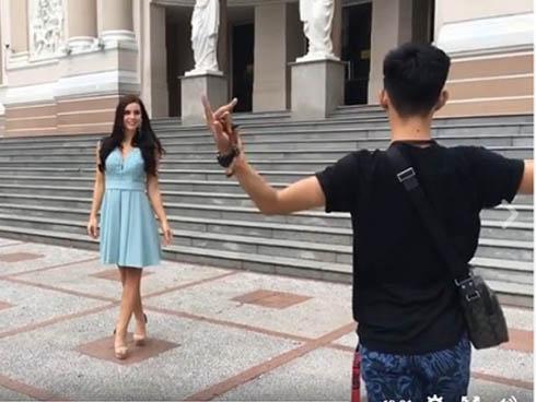 Huyền My lấy lại điểm nhờ hành động đẹp ở cương vị mỹ nhân nước chủ nhà-6