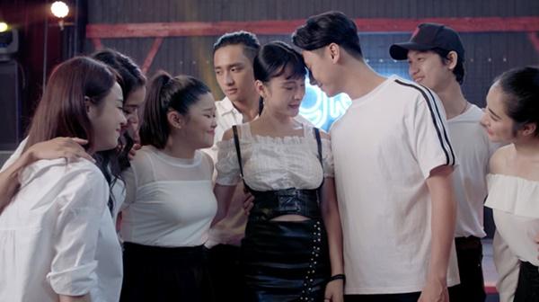 Glee: Angela Phương Trinh thất tình, bị phát hiện mang thai-2