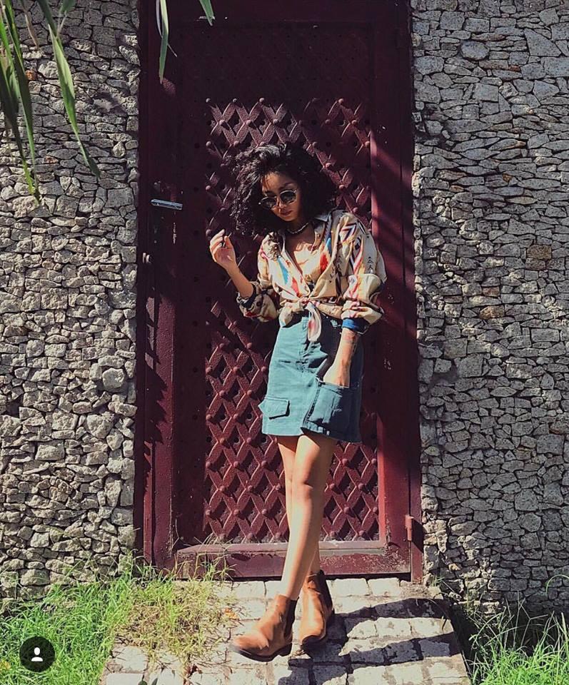 Học cách mix đồ street style cùng chân váy chất phát ngất như Châu Bùi, An Japan-3