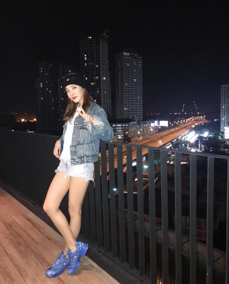 Jessica giản dị - em út Minzy lên đồ chất phát ngất đứng top mặc đẹp street style sao Hàn-1