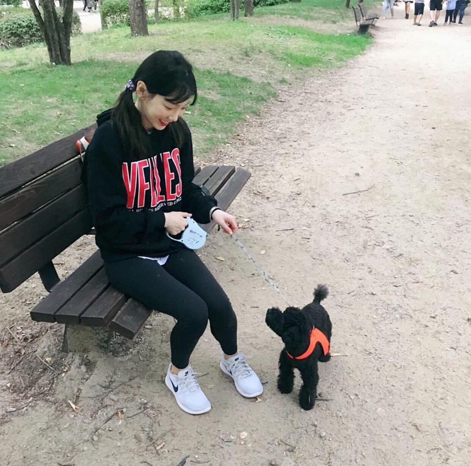 Jessica giản dị - em út Minzy lên đồ chất phát ngất đứng top mặc đẹp street style sao Hàn-9