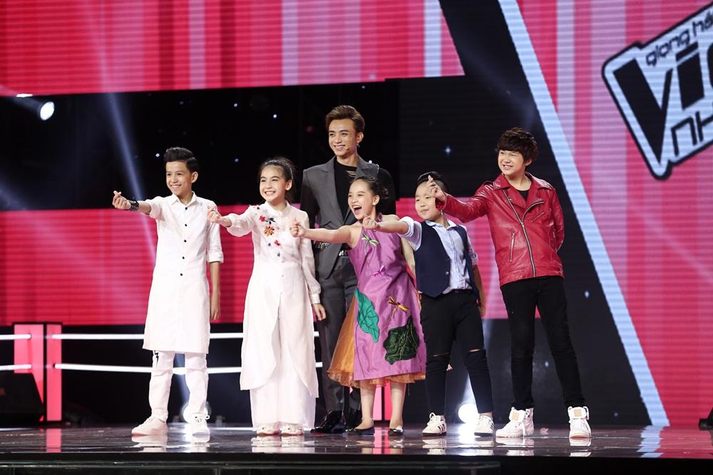 Bộ ba hotboy team Soobin Hoàng Sơn cực xinh trai hóa cò trắng khiến khán giả nổi da gà-7