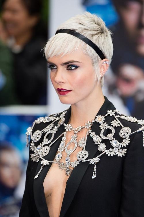 Siêu mẫu đồng tính trở lại xinh đẹp sau thời gian cạo trọc-4