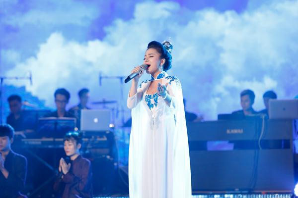Cô gái xứ Nghệ Phan Ngọc Ánh và màn nhập vai Phật tử trên sân khấu chung kết Sao Mai-3