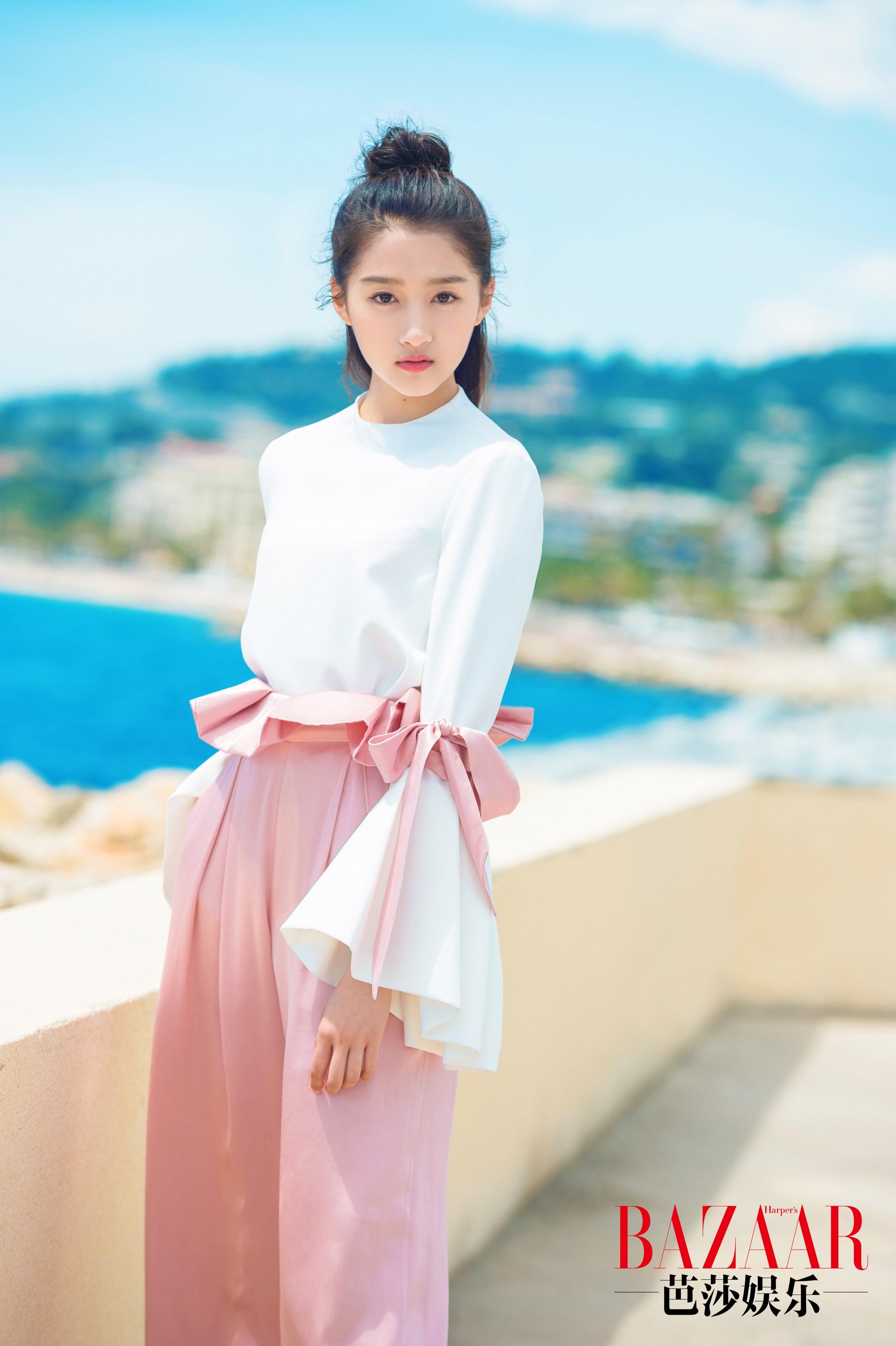 Chân dung mỹ nhân 9x khiến fan cuồng tự sát sau khi công khai hẹn hò Luhan-11