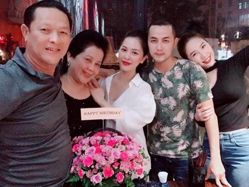 Hot girl - hot boy Việt 11/10: Kiên Hoàng khoe dáng ngồi quý tộc cực yêu của con gái-12