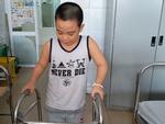 Bé trai 8 tuổi ở Hà Nội mắc bệnh lạ: Cứ ngóc đầu lên là ngất xỉu