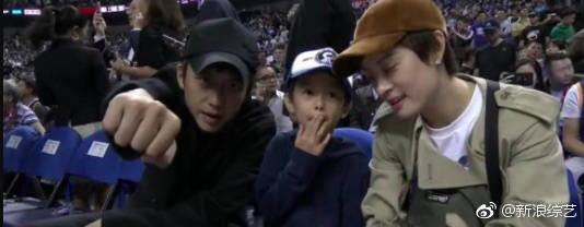 Con trai Đặng Siêu - Tôn Lệ hiếm hoi lộ mặt trước công chúng-5