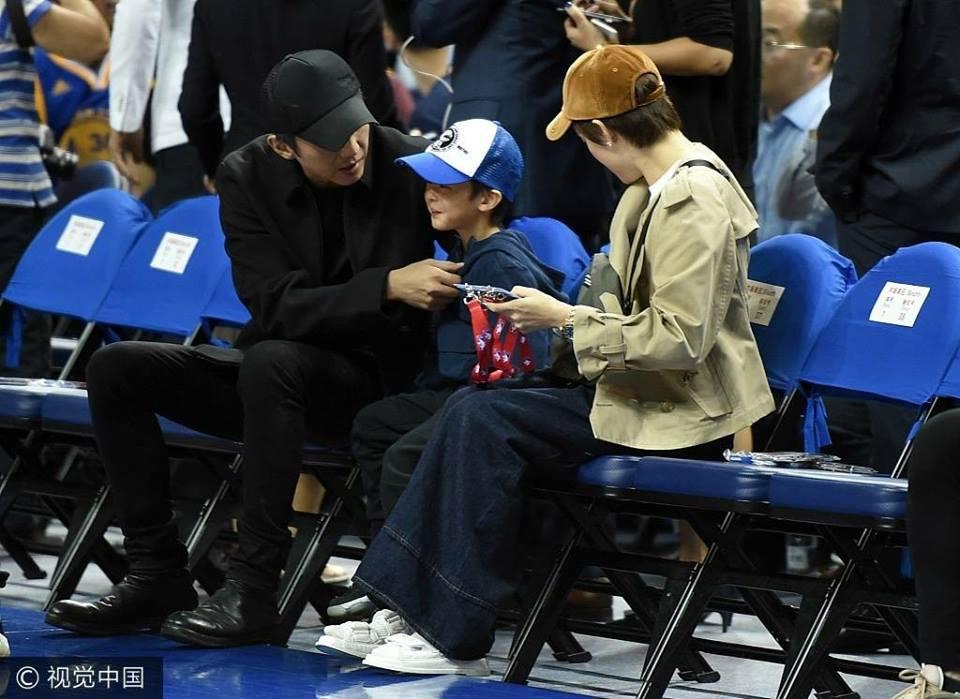 Con trai Đặng Siêu - Tôn Lệ hiếm hoi lộ mặt trước công chúng-11