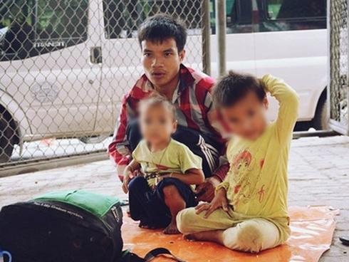 Gặp người chồng 'bị vợ bỏ, đưa 2 con trai đi ăn xin' ở Hà Nội gây xôn xao