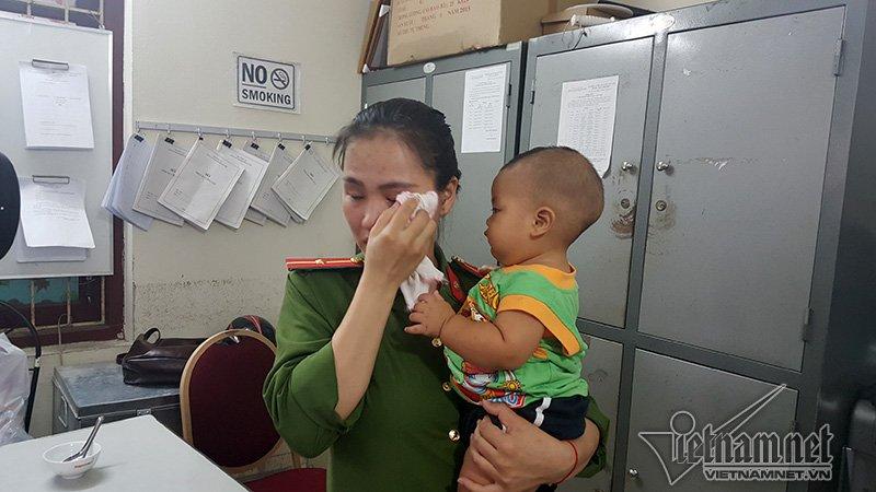 Xét nghiệm ADN bé trai được nữ thiếu úy công an cho bú-3