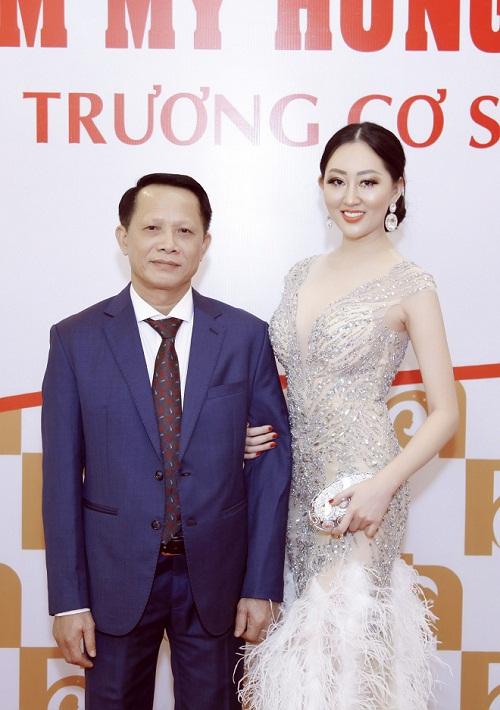 Hoa hậu Huỳnh Thuý Anh rạng rỡ dự sự kiện ở TP.HCM-2