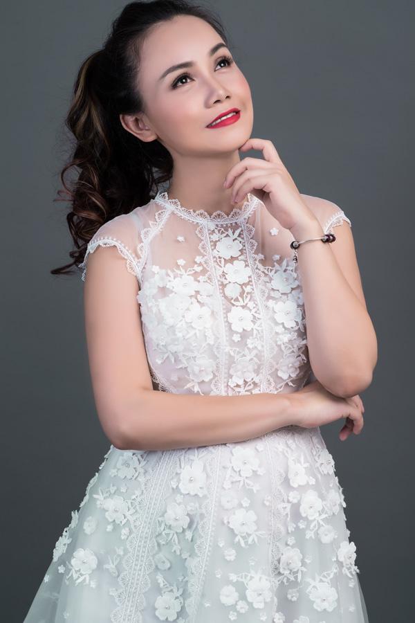 Diễn viên 4 đời chồng lấy lại dáng sau 1 tháng sinh con-2