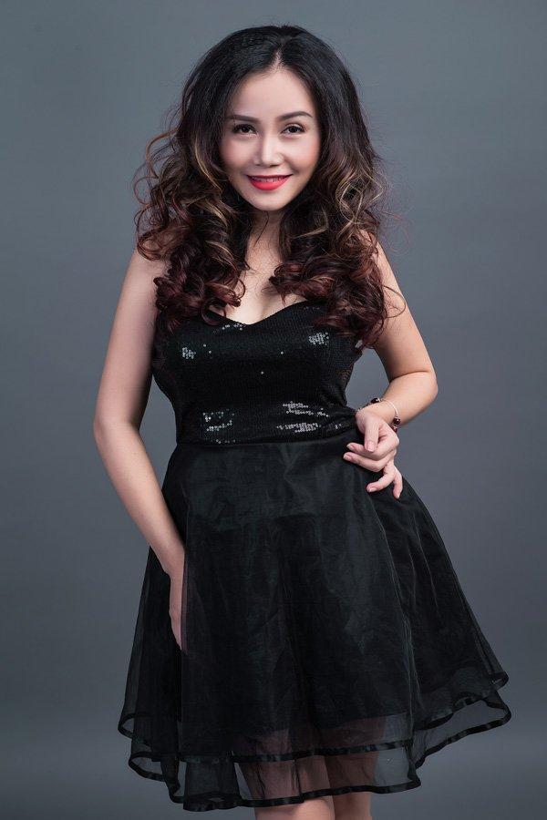 Diễn viên 4 đời chồng lấy lại dáng sau 1 tháng sinh con-4