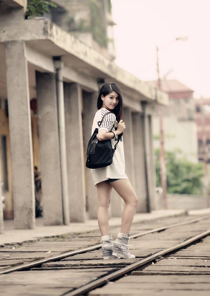 Nhan sắc đời thường của thí sinh vượt mặt Hoàng Thùy, giành chiến thắng nhờ màn catwalk xuất sắc-11