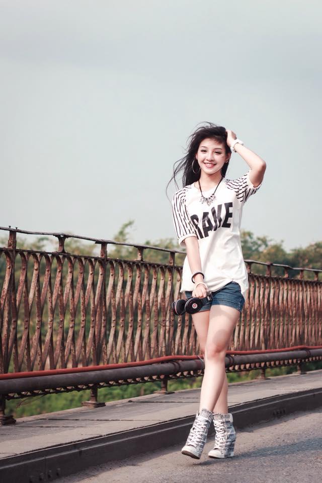 Nhan sắc đời thường của thí sinh vượt mặt Hoàng Thùy, giành chiến thắng nhờ màn catwalk xuất sắc-12