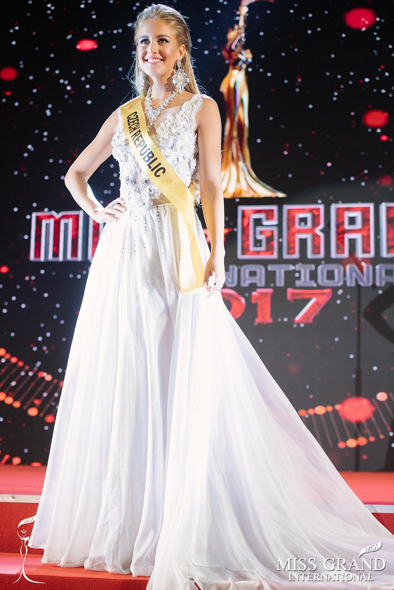 Huyền My trượt top 10 thí sinh được bình chọn nhiều nhất tại Miss Grand 2017-10