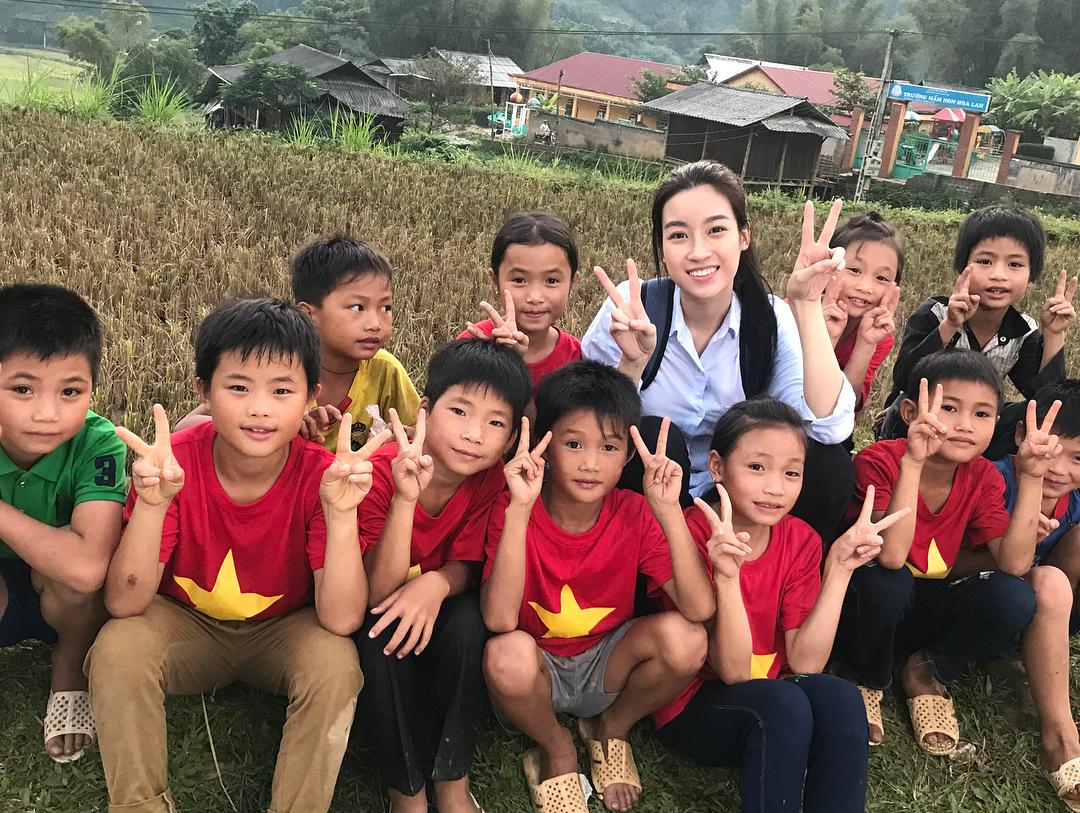 Tin sao Việt 10/10: Hoa hậu Kỳ Duyên dò đường vào tim người đàn ông bí mật-11