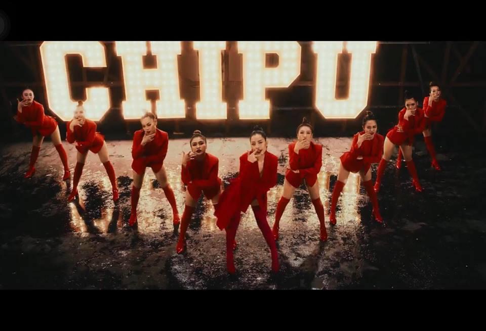 Rũ bỏ hình ảnh hot girl, Chi Pu mạnh tay chi tới 1 tỷ đồng chỉ riêng tiền quần áo trong MV đầu tay-12