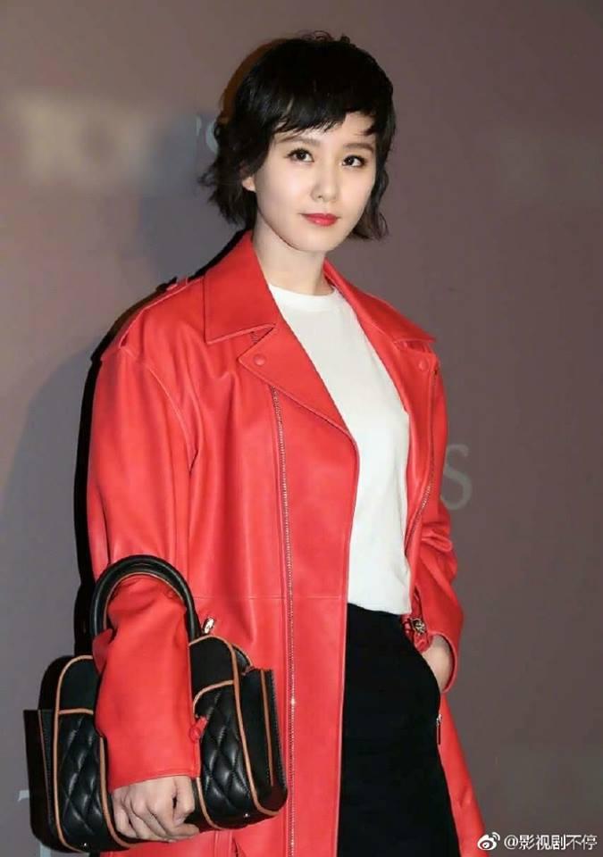 Tóc ngắn lởm chởm, Lưu Thi Thi vẫn cực kỳ xinh đẹp quyến rũ mọi ánh nhìn-1