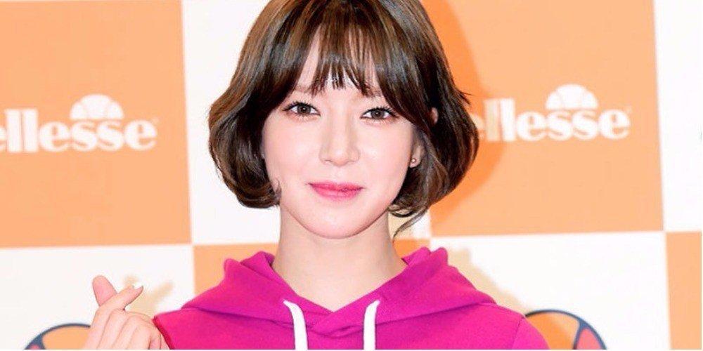 Sao Hàn 11/10: Ngôi sao Thợ may hoàng gia Park Shin Hye bất ngờ quay trở lại màn ảnh nhỏ-2